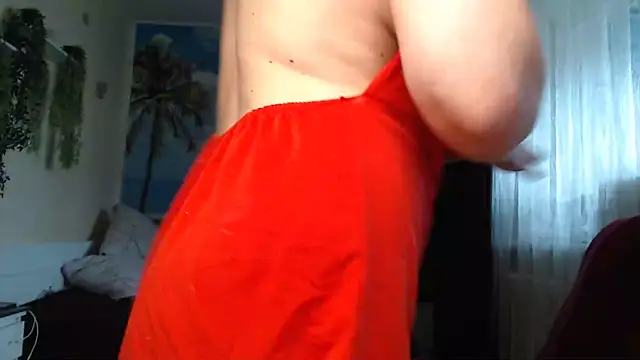 Snapshot of soaring_love chatting on May 13, 5:05 am soaring love online show from May 13, 5:05 am