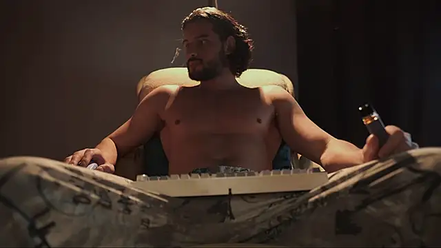 Keen   Luckystrike online show from January 15, 11:15 am