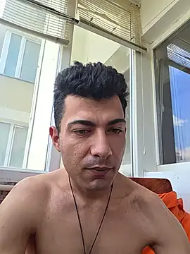 Snapshot of H-A1 chatting on June 3, 8:39 am H-A1 online show from June 3, 8:39 am