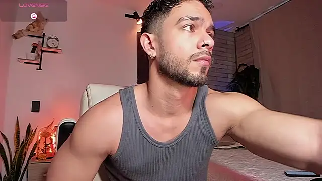 Josseph1  online show from April 6, 10:33 pm