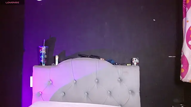 Red-moon1 online show from April 8, 5:18 am