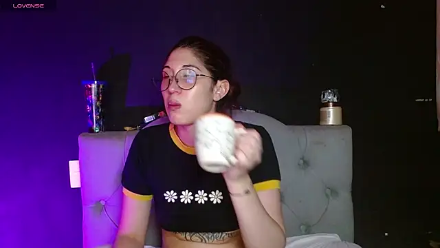 Red-moon1 online show from April 23, 5:08 am