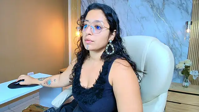 sophiaamethystt online show from July 22, 1:03 pm