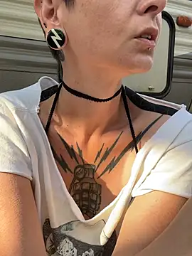 Snapshot of Dark_Obsessions chatting on March 26, 10:04 pm Dark Obsessions online show from March 26, 10:04 pm