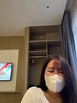 Snapshot of Onee-Chew chatting on May 10, 10:42 am Onee-Chew online show from May 10, 10:42 am
