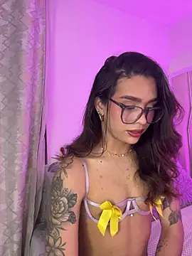 Samantha Bernardo online show from March 27, 3:45 am