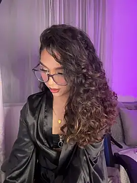 Samantha Bernardo online show from April 7, 3:51 am