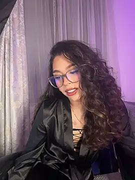 Samantha Bernardo online show from April 9, 3:50 am