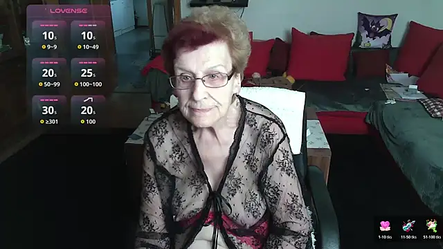 HeisseomaOriginal online show from March 6, 8:22 am