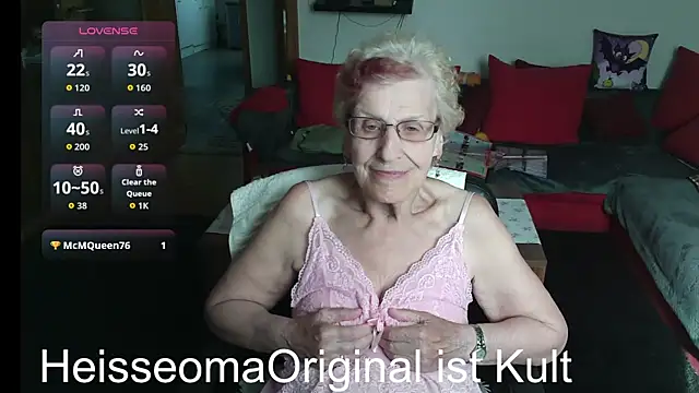Snapshot of HeisseomaOriginal chatting on June 2, 7:10 am HeisseomaOriginal online show from June 2, 7:10 am