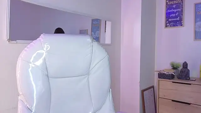 bluee hazell online show from March 13, 11:50 am