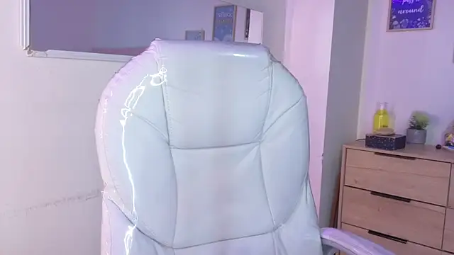 bluee hazell online show from April 10, 12:10 pm