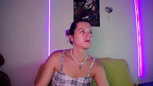 Snapshot of yuliana_19 chatting on July 27, 9:38 am yuliana 19 online show from July 27, 9:38 am