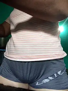 Snapshot of ValeriaSantos- chatting on May 23, 4:33 pm ValeriaSantos- online show from May 23, 4:33 pm