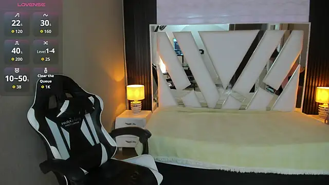 Linda4Petite online show from April 18, 6:34 pm