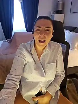 Ellie-L-Elizabeth online show from January 19, 1:22 pm