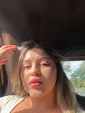 lunablossom  online show from March 17, 9:07 pm