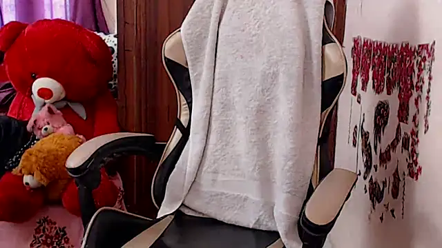 Snapshot of Naughty_Kashish chatting on May 20, 6:08 am Naughty Kashish online show from May 20, 6:08 am