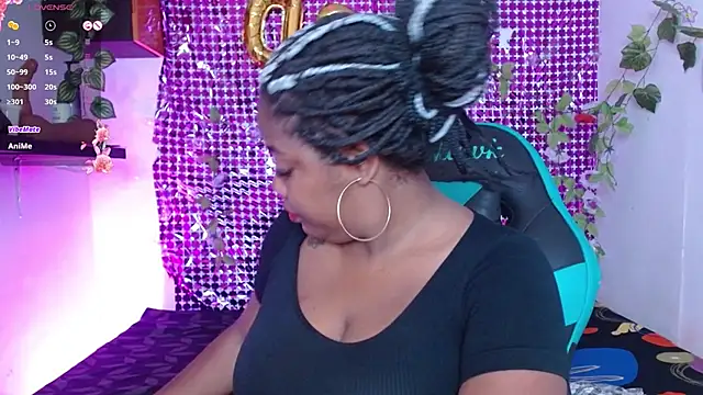 Snapshot of niawk_ chatting on February 19, 4:58 pm niawk online show from February 19, 4:58 pm