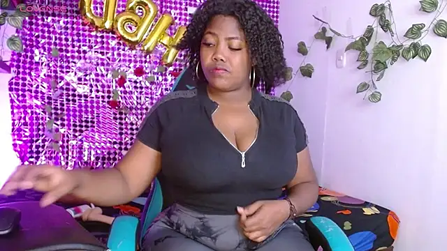 Snapshot of niawk_ chatting on February 22, 2:04 pm niawk online show from February 22, 2:04 pm