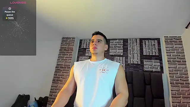 Snapshot of leyton_flex chatting on January 17, 11:18 pm leyton flex online show from January 17, 11:18 pm