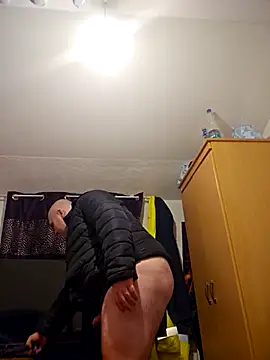 mario890605 online show from February 23, 6:16 pm