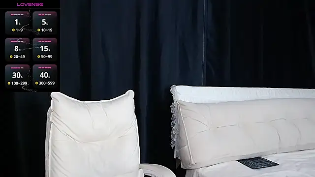 Snapshot of qianqian_ chatting on January 6, 11:18 am qianqian  online show from January 6, 11:18 am