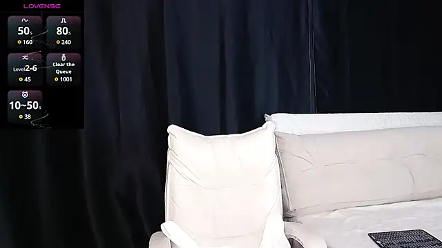 Snapshot of qianqian_ chatting on February 4, 11:27 am qianqian  online show from February 4, 11:27 am