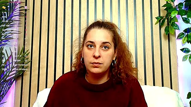 Snapshot of KarinaNoir chatting on April 19, 4:01 am KarinaNoir online show from April 19, 4:01 am