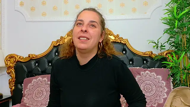 Snapshot of KarinaNoir chatting on May 5, 4:09 am KarinaNoir online show from May 5, 4:09 am