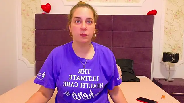 Snapshot of KarinaNoir chatting on May 12, 2:30 am KarinaNoir online show from May 12, 2:30 am
