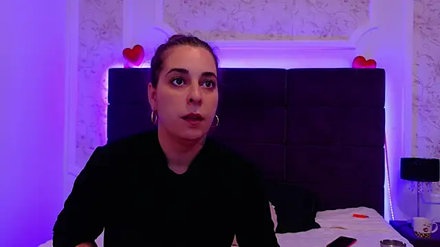 Snapshot of KarinaNoir chatting on May 14, 3:46 am KarinaNoir online show from May 14, 3:46 am