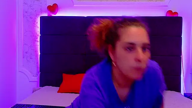 Snapshot of KarinaNoir chatting on May 20, 3:56 am KarinaNoir online show from May 20, 3:56 am