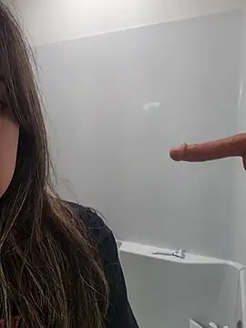 Snapshot of AriannaPena chatting on March 10, 5:43 am AriannaPena online show from March 10, 5:43 am