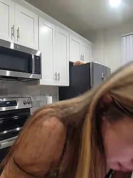 Snapshot of AriannaPena chatting on March 14, 7:04 am AriannaPena online show from March 14, 7:04 am