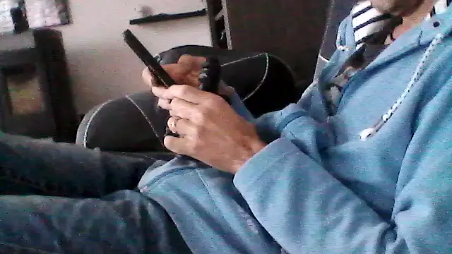 Snapshot of mickzizi chatting on October 7, 8:00 am mickzizi online show from October 7, 8:00 am