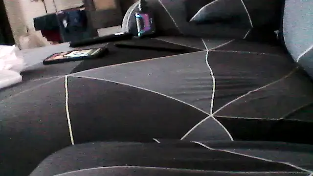 Snapshot of mickzizi chatting on October 10, 8:24 am mickzizi online show from October 10, 8:24 am