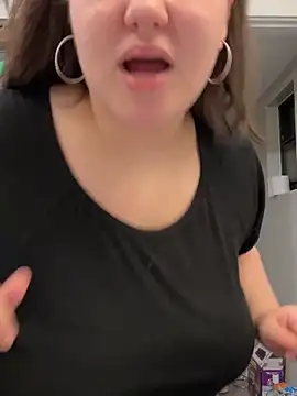 Snapshot of RosieDixx chatting on December 10, 6:44 am RosieDixx online show from December 10, 6:44 am