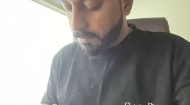 Snapshot of rahulkweel chatting on December 19, 9:29 am rahulkweel online show from December 19, 9:29 am