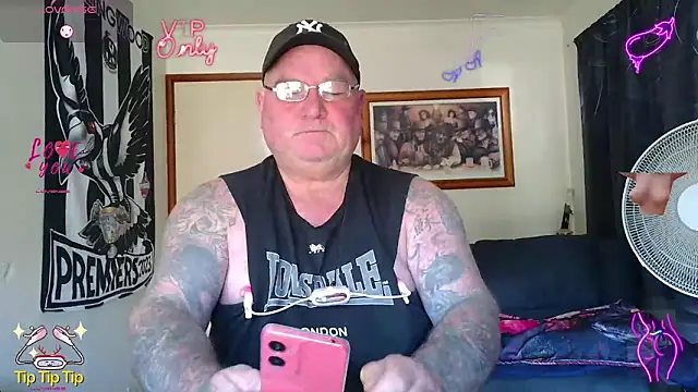 Snapshot of HOTANAL chatting on May 15, 1:56 am HOTANAL online show from May 15, 1:56 am