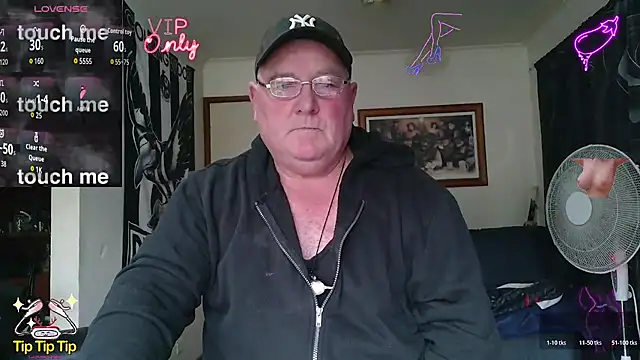 Snapshot of HOTANAL chatting on May 18, 5:35 am HOTANAL online show from May 18, 5:35 am