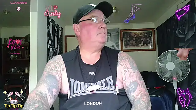 Snapshot of HOTANAL chatting on June 4, 3:12 am HOTANAL online show from June 4, 3:12 am