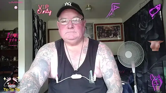 Snapshot of HOTANAL chatting on June 15, 2:58 am HOTANAL online show from June 15, 2:58 am