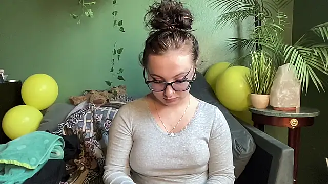 Snapshot of sweetandwet_daddy chatting on October 16, 9:38 pm sweetandwet daddy online show from October 16, 9:38 pm