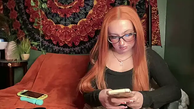 Snapshot of sweetandwet_daddy chatting on February 4, 12:55 pm sweetandwet daddy online show from February 4, 12:55 pm