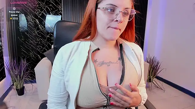 Snapshot of kimbrownn chatting on May 21, 11:28 am kimbrownn online show from May 21, 11:28 am