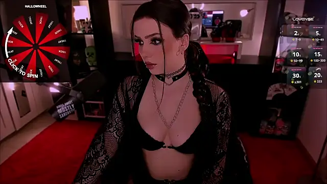 SofiRusselle online show from October 31, 7:15 pm