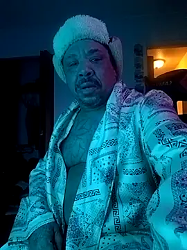 Snapshot of yellowwetfox chatting on December 22, 6:39 am yellowwetfox online show from December 22, 6:39 am