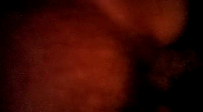 Snapshot of yellowwetfox chatting on December 30, 12:00 am yellowwetfox online show from December 30, 12:00 am