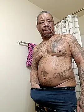 Snapshot of yellowwetfox chatting on February 15, 4:14 pm yellowwetfox online show from February 15, 4:14 pm